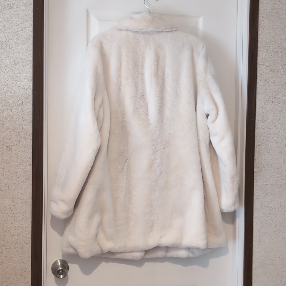 Torrid Faux Fur Car Length Coat, Size 12 - Picture 3 of 3